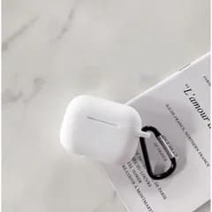 AirPods Pro3ケース 保護カバー シリコン キズ防止 カラビナ付き 白