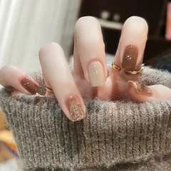 新品 BHIDENAW ネイルチップ ショート 24枚入 人気 和風 かわいい シンプル おしゃれ 成人式 結婚式 パーティー 日常生活に使用できます 花嫁ネイル 光沢 つけ爪 両面テープ ウッドスティック ネイルファイル付き (若々しさ-Z8 M)