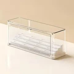 【新品】 [ハルジオ] 缶バッジ ディスプレイ 収納 ケース 缶バッチケース 前開き 缶バッジホルダー ピンバッジ 缶バッチ 飾る 展示 コレクション グッズ収納 収納ホルダー クリア アクリル スタンド 推し活グッズ 棚 小さめ 重なる 推し活 人気 (ホワ