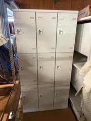 9人用ロッカー　カギ付き 幅90 奥52 高さ179cm ２Ｆ