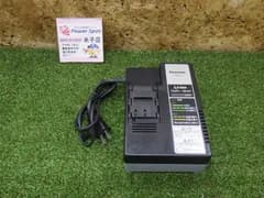 Panasonic(パナソニック) 急速充電器 スライド式リチウムイオン専用 EZ0L81 電動工具 中古品 260719