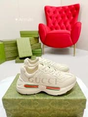 破格 可愛 美新品  GUCCI グッチ スニーカー