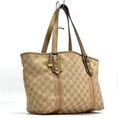 【ゴールドの輝きが差し色になる】　GUCCI　トートバッグ GGキャンバス シェリーライン ジョリー ゴールドレザー Gチャーム　ベージュ