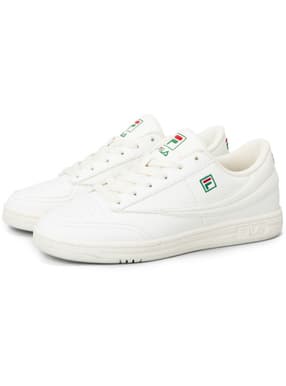 Aぇ! group着用 FILA　ロゴスニーカー