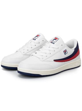 Aぇ! group着用 FILA　配色スニーカー
