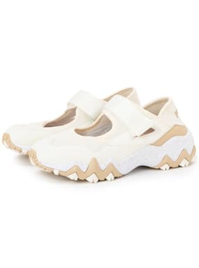 Aぇ! group着用 FILA　ストラップスニーカー