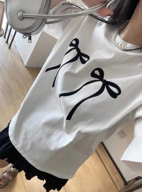 リボンプリントTシャツ