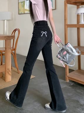 バックリボン刺繍フレアデニムパンツ