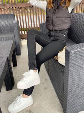 配色ステッチスキニーデニムパンツ