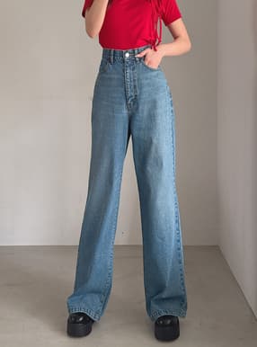 ストレートデニムパンツ