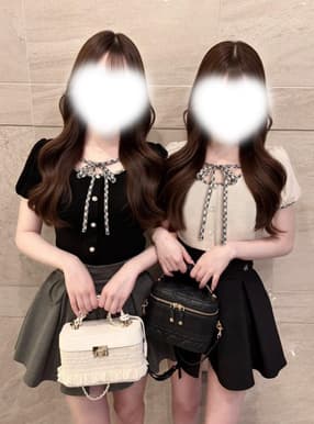 チェック柄パイピングリボンパールボタントップス