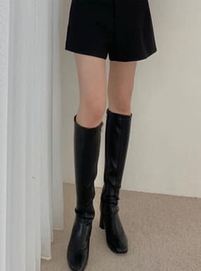 スエードタックショートパンツ