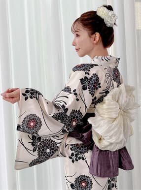 三上悠亜 菊浴衣セット