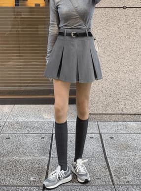 インパン裏地・ベルト付きプリーツミニスカート