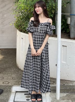 チェック柄オフショルダーフレアワンピース