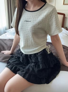 サイドドロストジャガード刺繍トップス