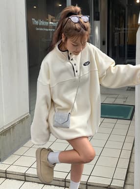 ロゴ刺繍配色パイピングフリーストップス