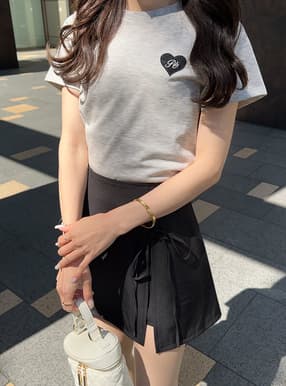ハートワッペンショート丈Tシャツ