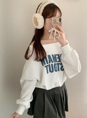 デニムロゴ刺繍オフショルダースウェットトップス