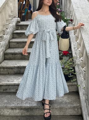花柄オフショルダーワンピース