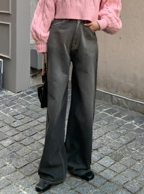 ブリーチ加工デニムパンツ