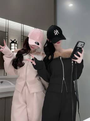 ファーオフショルダーパーカー×ワイドパンツスウェットセットアップ