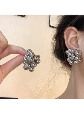 メタルボールピアス
