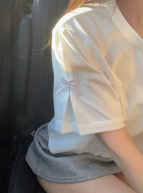 タックリボンスリーブTシャツ
