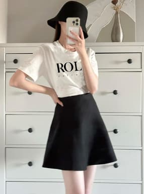 ロゴフロッキープリントTシャツ