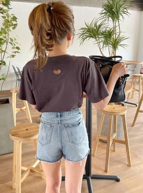 バックハートカッティングロゴTシャツ